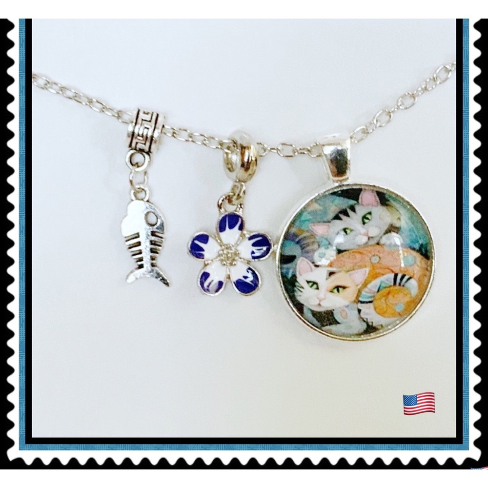 🆕✅ CHAIN NECKLACE WITH THREE CHARMS